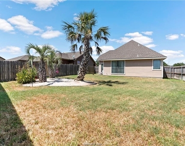 3801 Clear Meadow Creek - Photo Thumbnail 19