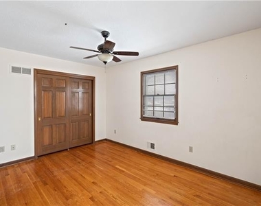 402 Se Melody Lane - Photo Thumbnail 8