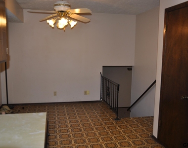 2623 N 98 Street - Photo Thumbnail 14