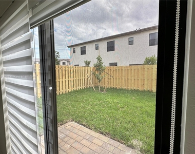 12886 Sw 233rd Ter - Photo Thumbnail 3