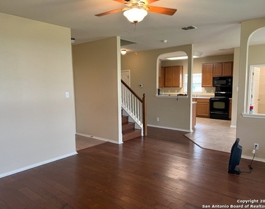 337 Willow Loop - Photo Thumbnail 10