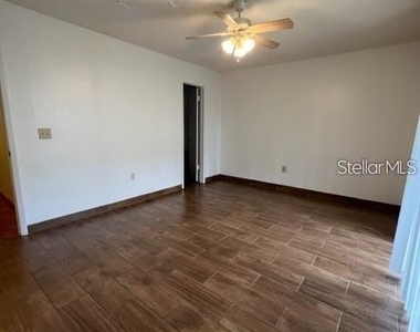 4203 S Semoran Boulevard - Photo Thumbnail 10