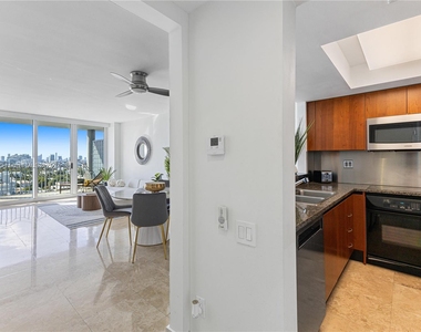 1500 Ocean Dr - Photo Thumbnail 9