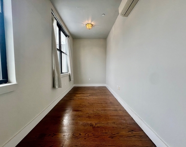 489 Washington Avenue - Photo Thumbnail 6