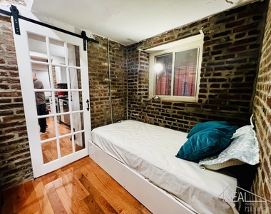 384 Keap Street - Photo Thumbnail 10