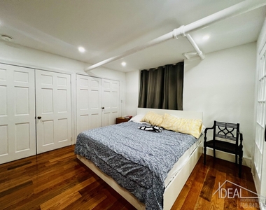 384 Keap Street - Photo Thumbnail 1