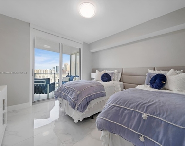 330 Sunny Isles Blvd - Photo Thumbnail 32