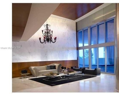 17121 Collins Ave - Photo Thumbnail 2