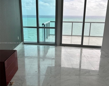 17121 Collins Ave - Photo Thumbnail 22