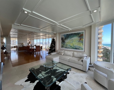 17555 Collins Ave - Photo Thumbnail 12