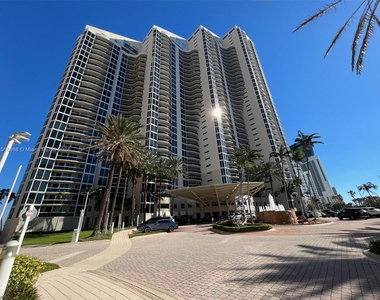 17555 Collins Ave - Photo Thumbnail 45