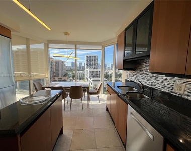 17555 Collins Ave - Photo Thumbnail 19