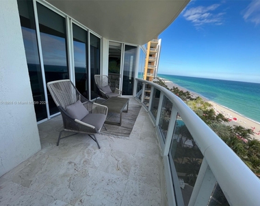 17555 Collins Ave - Photo Thumbnail 3