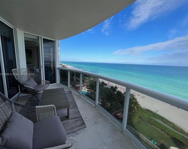 17555 Collins Ave - Photo Thumbnail 5