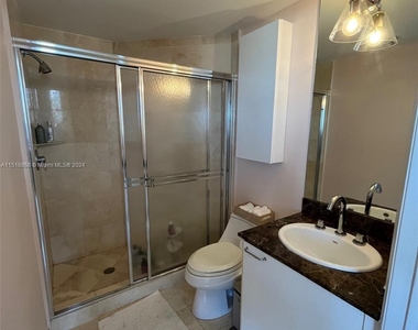 17555 Collins Ave - Photo Thumbnail 37