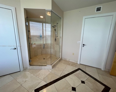 17555 Collins Ave - Photo Thumbnail 27