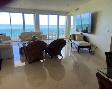 9601 Collins Ave - Photo Thumbnail 7