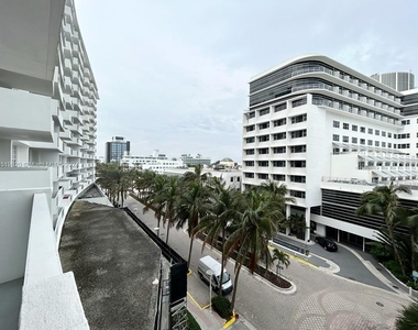 100 Lincoln Rd - Photo Thumbnail 13