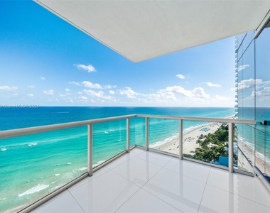 17121 Collins Ave - Photo Thumbnail 1