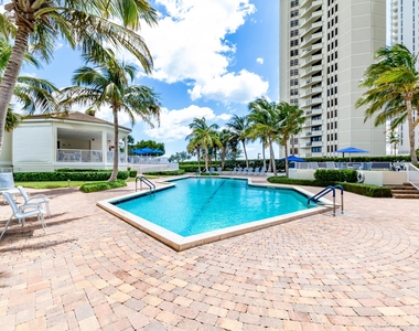 3000 N Ocean Drive - Photo Thumbnail 35