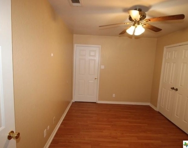 3923 Oak Valley Drive - Photo Thumbnail 18