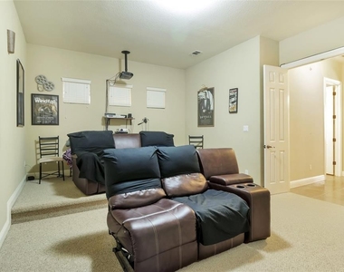 5600  Laguna Cliff Ln - Photo Thumbnail 14