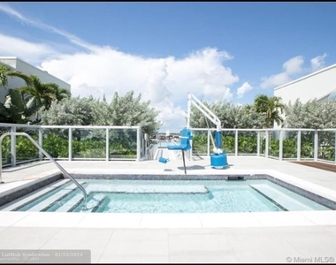 777 N Ocean Dr - Photo Thumbnail 25