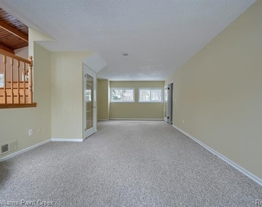 5825 Inkster Road - Photo Thumbnail 10