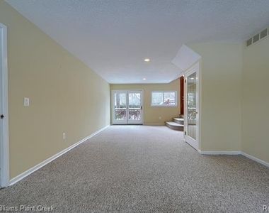 5825 Inkster Road - Photo Thumbnail 11