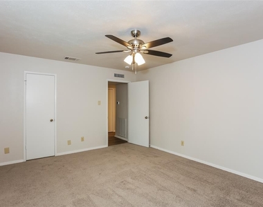 7632 Kingsmill Terrace - Photo Thumbnail 8