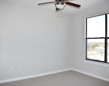 5609 Smu Boulevard - Photo Thumbnail 10