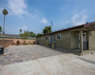 12518 San Fernando Road 1/2 - Photo Thumbnail 2