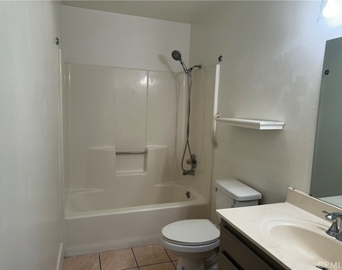 219 E Maple Street - Photo Thumbnail 9