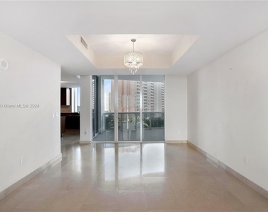 16001 Collins Ave - Photo Thumbnail 11