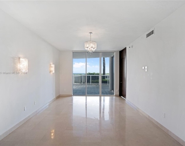 16001 Collins Ave - Photo Thumbnail 14