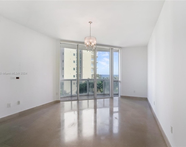 16001 Collins Ave - Photo Thumbnail 17