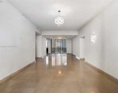 16001 Collins Ave - Photo Thumbnail 12