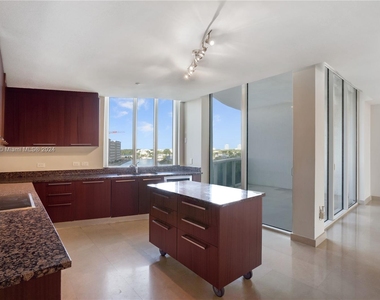 16001 Collins Ave - Photo Thumbnail 7