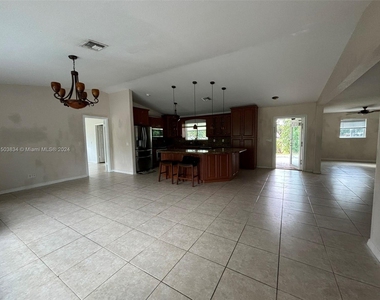 11470 Sw 16th St - Photo Thumbnail 10