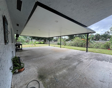 11470 Sw 16th St - Photo Thumbnail 5