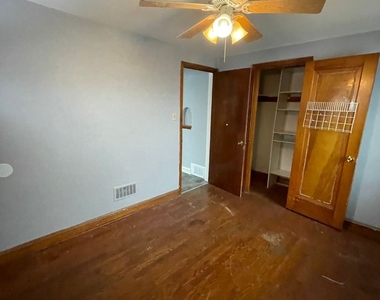 5333 W Keefe Ave - Photo Thumbnail 8