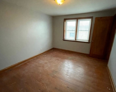 5333 W Keefe Ave - Photo Thumbnail 6