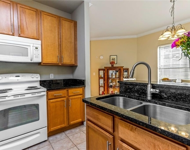 2209 Portofino Place - Photo Thumbnail 2