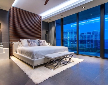 200 Biscayne Boulevard Way - Photo Thumbnail 8