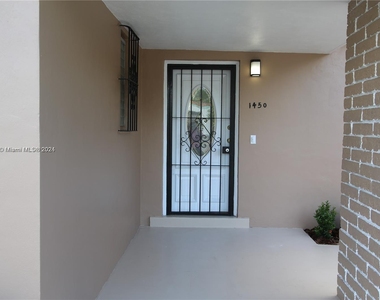 1450 Sw 20th Ct - Photo Thumbnail 2