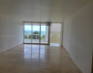 9341 Collins Ave - Photo Thumbnail 2