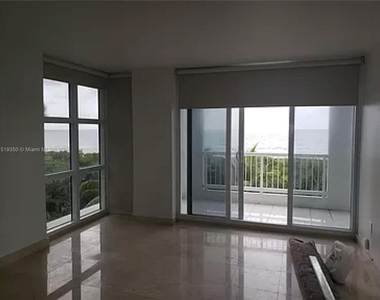 9341 Collins Ave - Photo Thumbnail 11