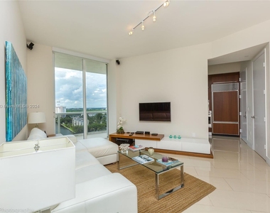 15811 Collins Ave - Photo Thumbnail 10