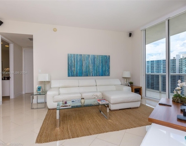 15811 Collins Ave - Photo Thumbnail 12