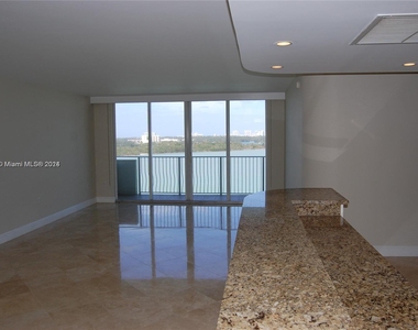 10350 W Bay Harbor Dr - Photo Thumbnail 7